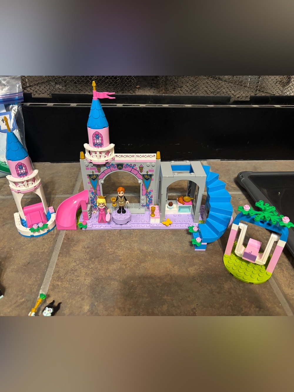 LEGO Disney Princess 43211 Aurora's Castle – 99% Complete w/ Instructions - Picture 2 of 10